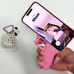 POV: Mom calls and ringtone that makes you answer immediately 📱💨 #calling #funnyringtone #momcalli